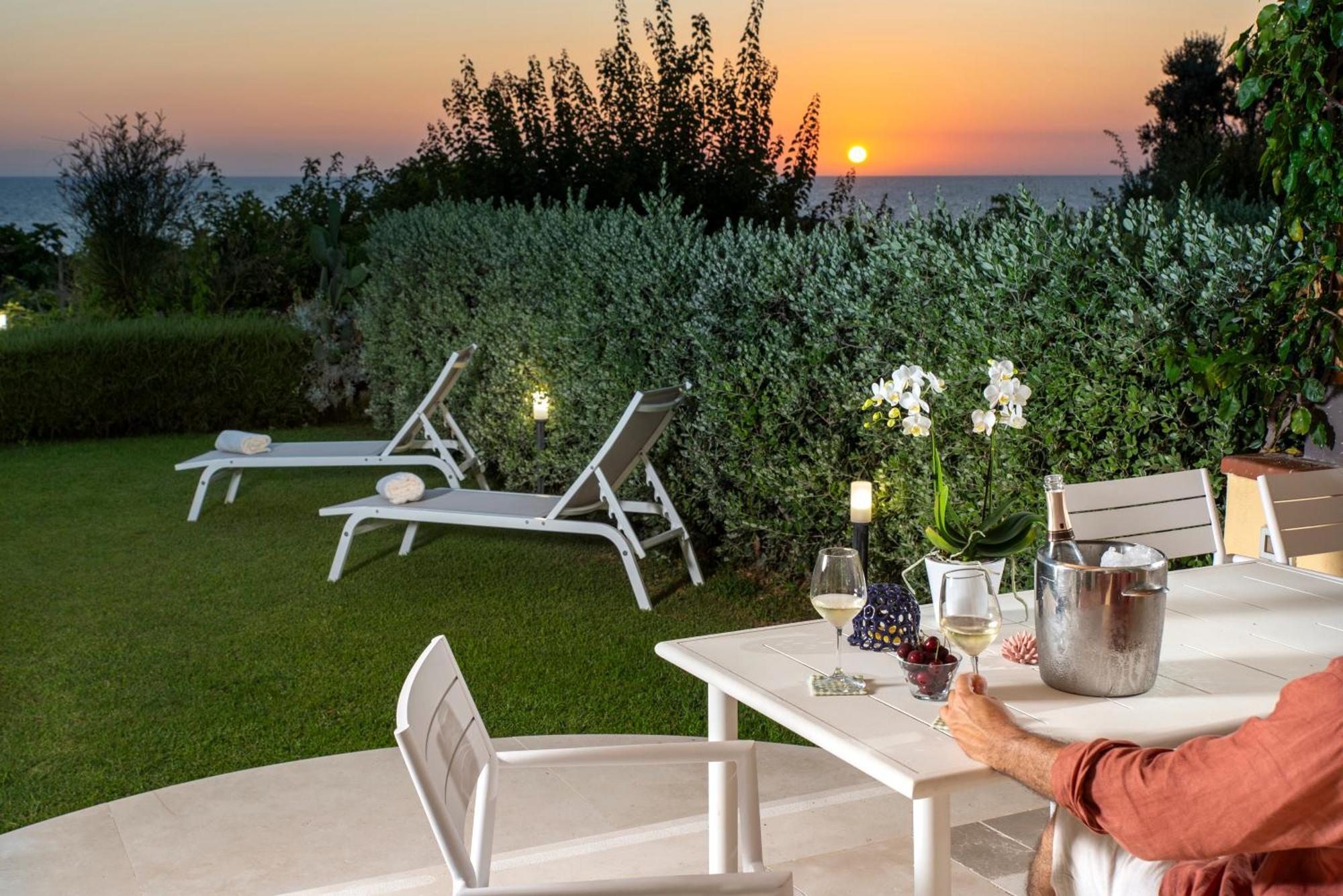 Orablu Executive Villas Форио Экстерьер фото